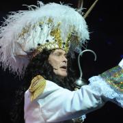 New Theatre 'hooks' international superstar David Hasselhoff to star in this year's swashbuckling pantomime, Peter Pan